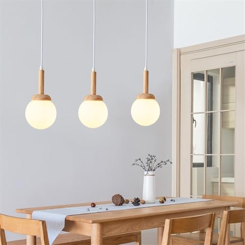 Lámparas colgantes japonesas de madera para iluminar tu isla de cocina con calidez 5