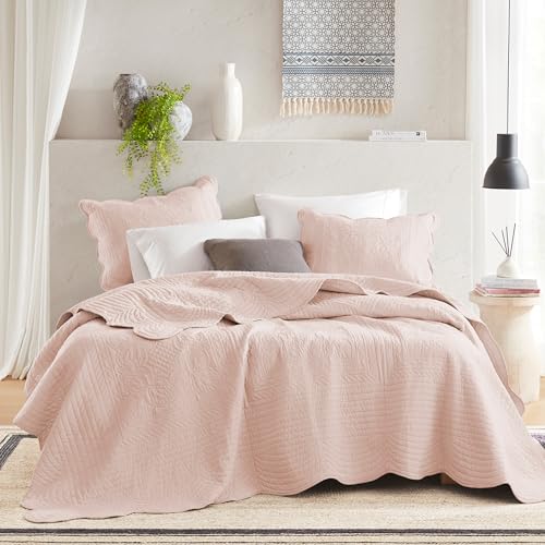 Image of Madison Park Cottage Damask Coverlet Set, 3 PC Full /Queen Quilt Set | Scallop Edge, All Season Oversized Bedding with Pre-washed Cotton-Filled Quilt, Shams, Blush