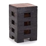 Material: Swietenia Mahagoni massiv; Risse und Unebenheiten unterstreichen den Charakter des Hockers und machen jedes Exemplar zu einem echten Unikat.