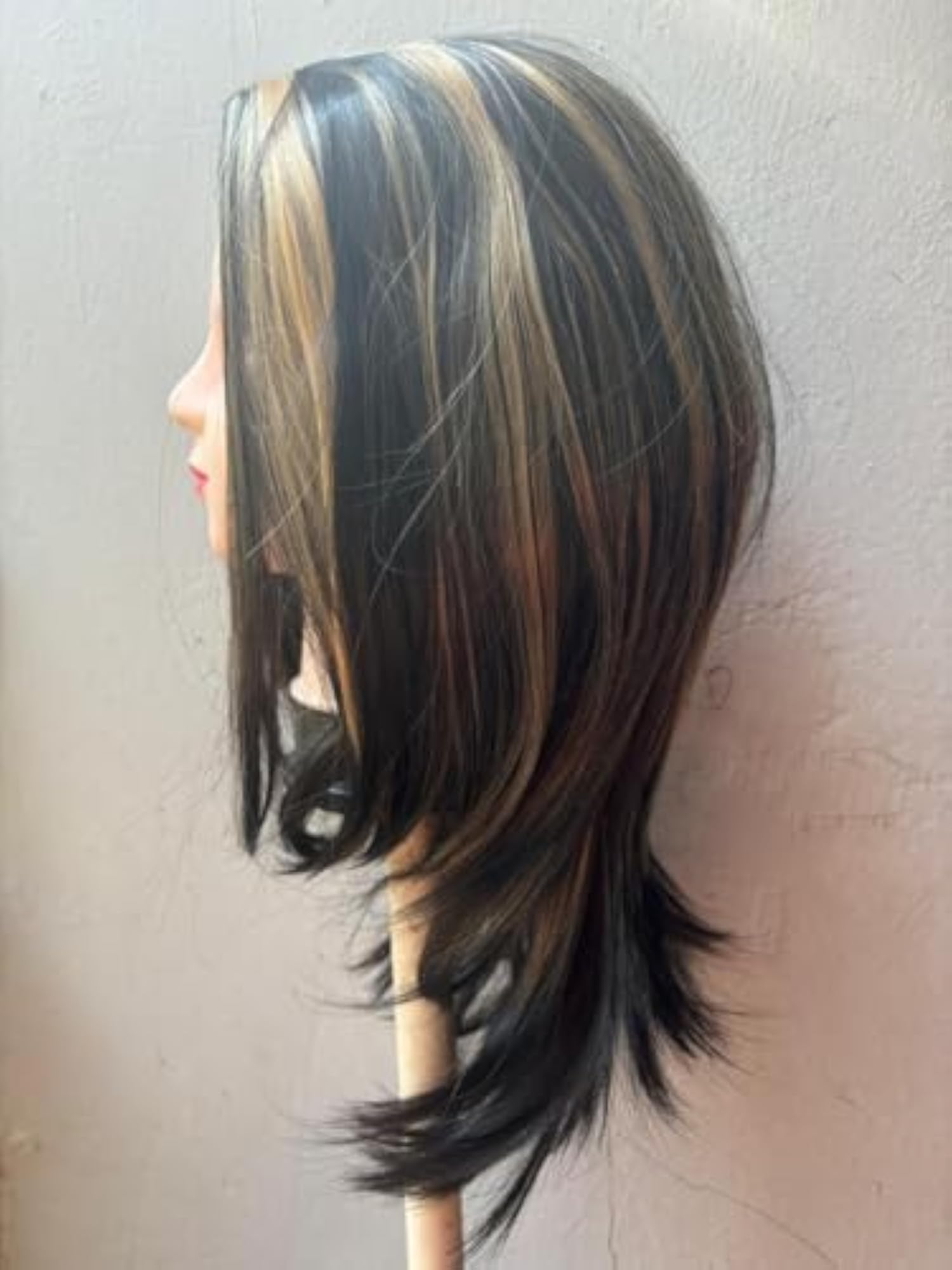 Long Wavy Hair Wig, Centre Parting, 24 Inches