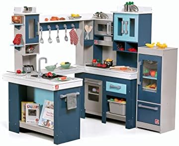 Step2 7948KR Grand Walk-In Wooden Play 