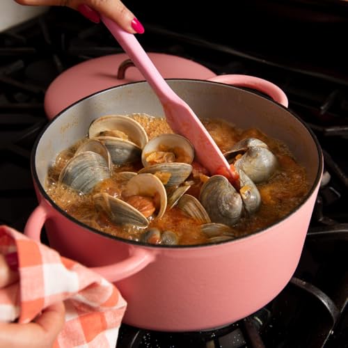 Image of Great Jones 3.5 Quart Enameled Cast Iron Dutch Oven Pot w /Lid (Taffy)