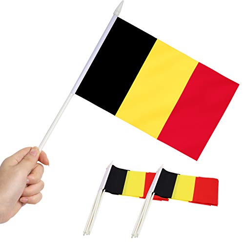 Anley Lot de 12 Mini Drapeaux de Belgique - Petits Drapeaux Miniatures à la Main - Résistants à la décoloration et aux Couleurs Vives - 12,7x20,3 cm - avec mât Solide et Haut de Lance