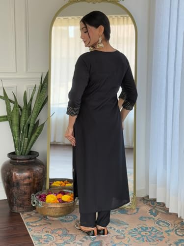 Image of Naixa Women's Rayon Slub Embroidered Straight Kurta with Pant and Dupatta Sets (Available in Plus Size) (NX-554)