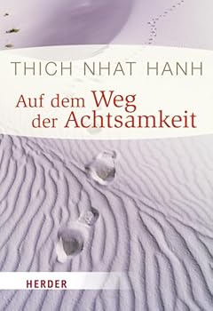 Paperback Auf dem Weg der Achtsamkeit [German] Book