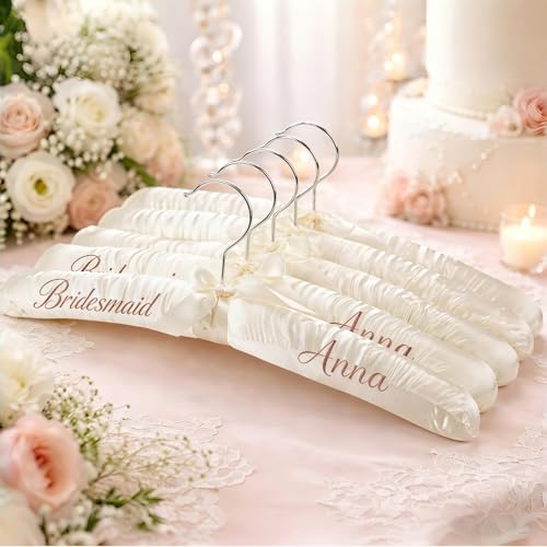 Imagen de Perchas De Boda Acolchadas De Satén Personalizadas