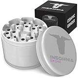 ✈️ CONSTRUCTION EN ALUMINIUM PREMIUM : Fabriqué en aluminium de qualité aéronautique CNC, ce broyeur 4 pièces est ultra-résistant, anti-rouille, avec une bague en nylon pour une rotation fluide.