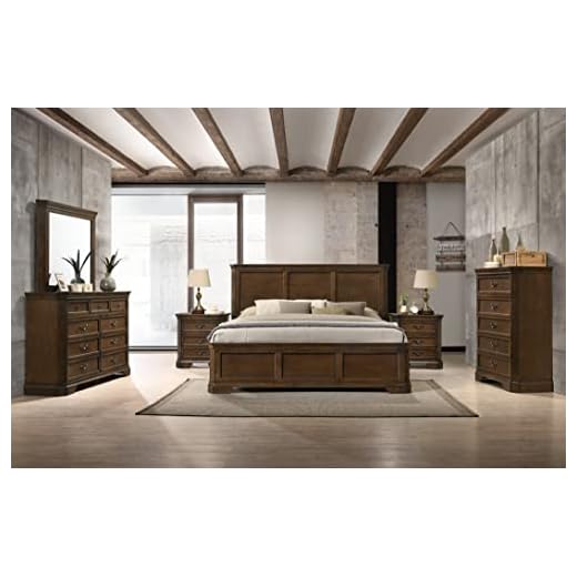 Roundhill Furniture Traditional Bedroom Set