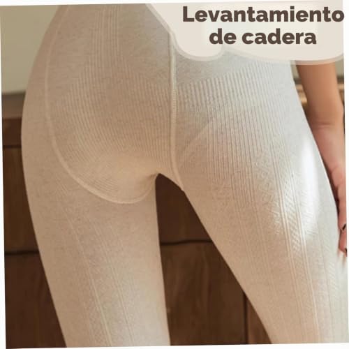 Medias de punto trenzado para mujer, ideales para abrigarse con estilo este otoño 2