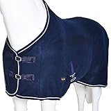 Gepolstertes Fleece am Widerrist und Kreuzbegurtung White Horse Equestrian Dash Fleece ist eine brillante und stilvolle Ergänzung für Ihre Sammlung.