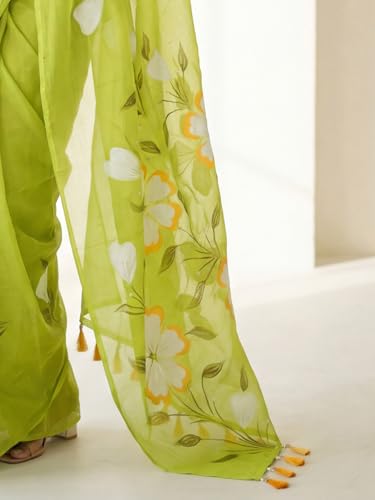Image of AKHILAM Women's Cotton Saree with White Daisy Floral Prints Tassel Pallu Lightweight Summer Saree