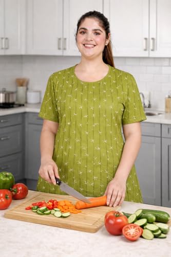 Image of RYSH Women's All-Over Printed Cotton Plus Size Longline T-Shirt with Pockets
