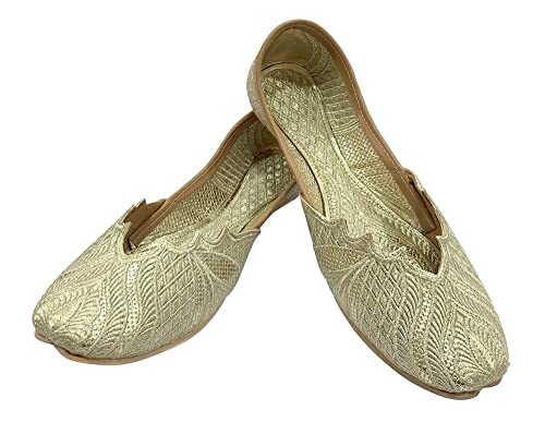 Gold Jutti for Women's Wedding Juttis Handmade Ethnic Traditional Mojaris Punjabi Juti2