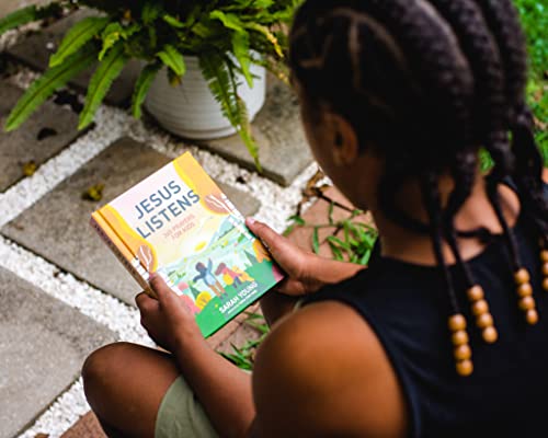 Jesus Listens: 365 Prayers for Kids: A Jesus Calling Prayer Book for Young Readers