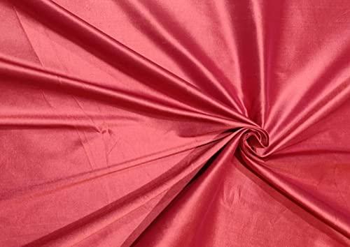 Soie Dupion rouge poudré 137 cm pour éviter les tissus mous et réussir vos volumes en couture
