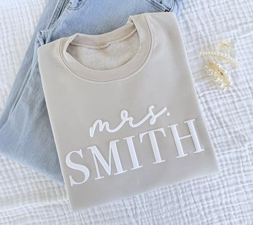 Up2ournecksinfabric - Bride Sweatshirt - Mrs Sweater - Honeymoon Outfit - Wedding Gift - Bride Crewneck - Miss to Mrs2