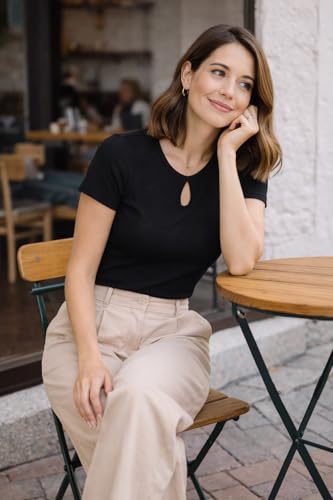 Image of Women's Stylish Ribbed Knit Short Sleeve V-Neck Keyhole Top(1827)