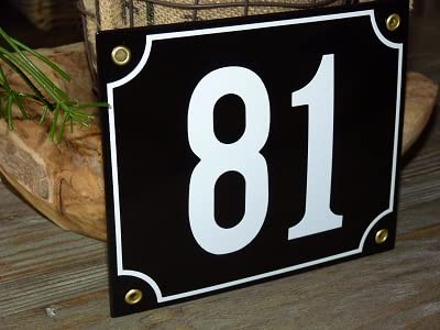 Numéro de maison émail 18x15 cm noir 81 pour une façade de villa élégante