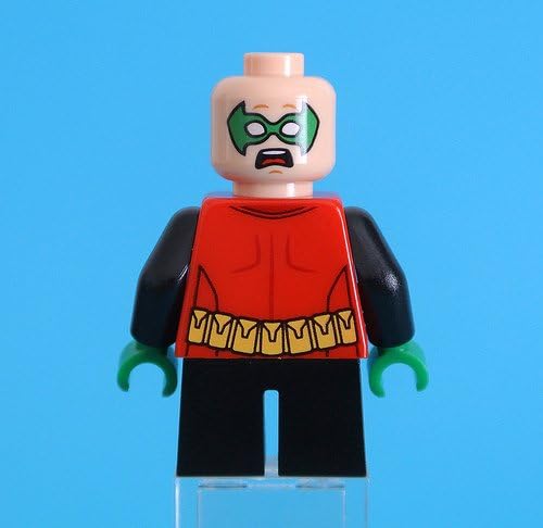 LEGO Robin Minifigure exclusive with hood 76056 DC Super Heroes - Image 3