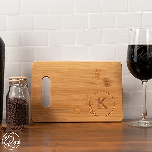Tabla de cortar personalizada monogramada pequeña de bambú 9x6 miniatura 4