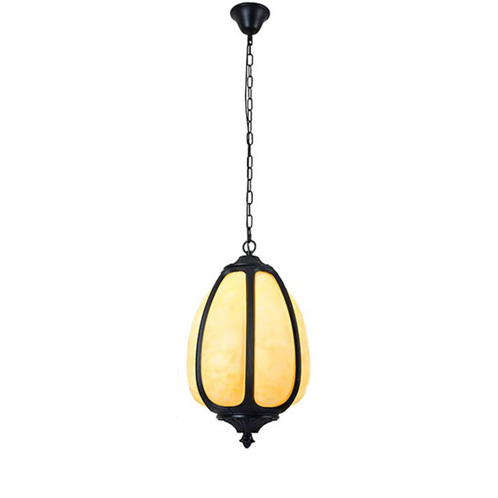 Lámpara de araña tipo farol ideal para decorar un balcón rústico con encanto