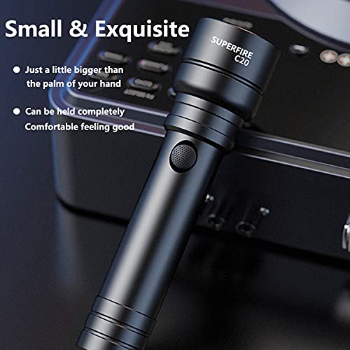 Foto von SuperFire C20 LED-Taschenlampe wiederaufladbar, 3600 Lumen Super helle Taschenlampe, 5-Beleuchtungsmodi mit 4800 mAh wiederaufladbarer Batterie, IP46 wasserdichte geführte Taschenlampe.