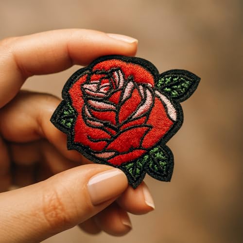 Patch Thermocollant Rose Rouge Brodé (5,6 x 5,1 cm) – Style Tattoo Old School Vintage – Écusson Décoratif DIY pour Veste, Jean, Sacs – Réparation...
