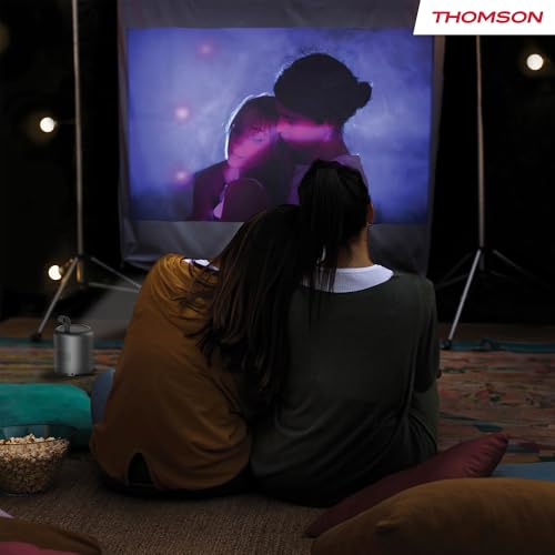 Miniatura 6 de Thomson Vega PG35B Proyector LED Inteligente Portátil, Full HD 1080p, Google TV, 350 ANSI, Auto Enfoque, Corrección Trapezoidal, HDR10, Dolby Digital+, WiFi, Bluetooth, Batería - Estuche Incluido