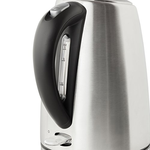 Chef’sChoice 681 Cordless Electric Kettle Handsomely Crafted in Brushed Stainless Steel Includes Concealed Heating Element Boil Dry Protection and Auto Shut Off, 1.7-Liter, Silver
