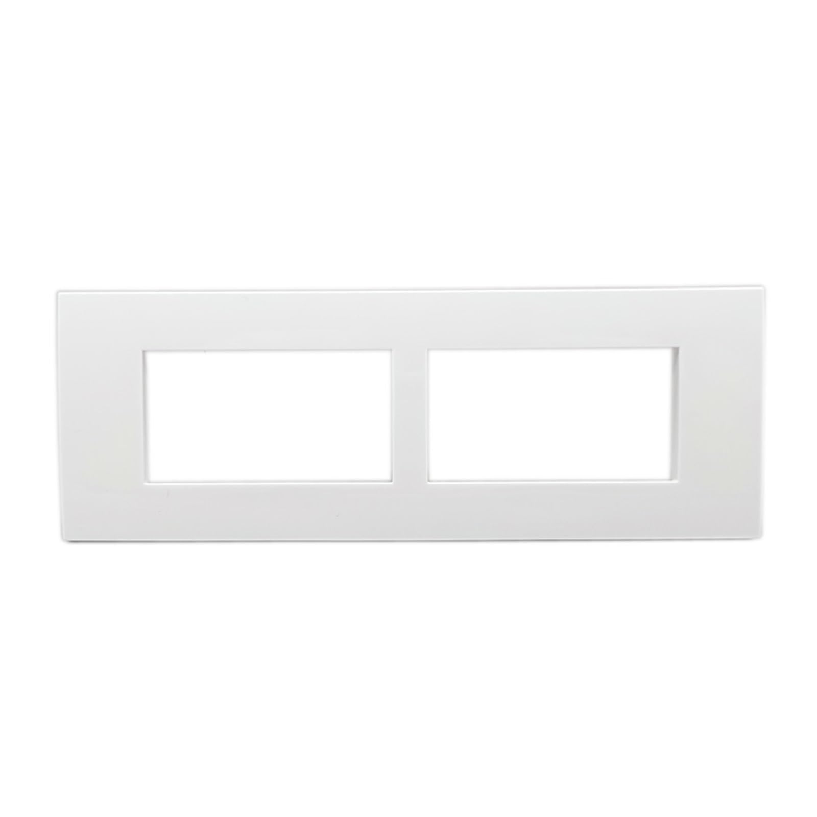 Zestaw sześciu białych pustych prostokątnych osłon gniazdek ściennych do modułowych paneli 6 gniazd 23 x 36 mm (195 x 70 mm)