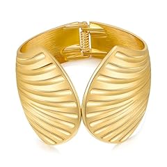 06-Chunky gold seashell bracelet