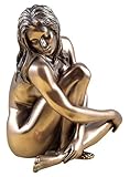 Diese phantastische Figur besteht aus Polyresin und bekam an der Oberfläche einem echten Bronzeüberzug ( bronziert )