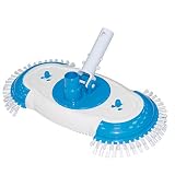 Gran densidad de fibras muy resistentes. Contiene 8 filas de cerdas en cada cepillo, que ayudan a realizar una aspiración rápida y efectiva para limpiar las paredes y el fondo de la piscina Con conector clip para todos las barras telescópicas estandar. Cepillo de succión de suelo para eliminar la suciedad en lugares difíciles de alcanzar. Fácil de usar, muy alto rendimiento de limpieza. Con conexión a manguera autoflotante (32/38 mm de succión)
