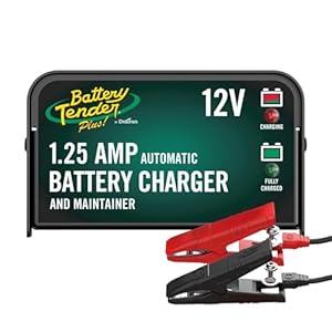 Battery Tender Plus 021-0128 Cargador de batería de 1.25 amp, inteligente, carga la batería por completo y la mantiene con el voltaje de almacenamiento adecuado, no produce los efectos dañinos que causan los cargadores por goteo