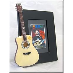 Ed Sheeran Cadre Photo Guitare Miniature - Les Beatles, Paul McCartney, John Lennon, RIngo Starr, George Harrison Ed Sheeran Cadre Photo Guitare Miniature – Image 2