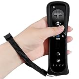 ❤Mando a distancia ultrapreciso para Wii: Nuestro mando gamepad Wii tiene un tamaño de producto de unos 14,5 x 3,5 x 3 cm, pequeño y exquisito. Nuestro gamepad con mando a distancia para Wii tiene una serie de potentes botones y un agarre humanizado, una colección de numerosas funciones que satisfacen las diversas necesidades de los jugadores y hacen que la experiencia de juego sea envolvente. Equipado con un joystick analógico, resulta muy cómodo mover al personaje en el juego.