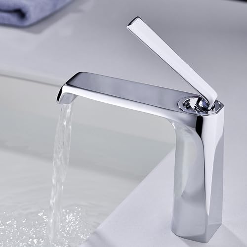 Mitigeur de lavabo cascade noir au design épuré durable