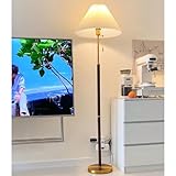 Design d'inspiration rétro : la lampe sur pied est composée d'un cadre haut équipé d'un abat-jour en matériau plissé qui peut être déplacé de 90° vers le haut/bas et également de 45° vers la gauche/droite – permettant à la lampe de briller là où vous le souhaitez. Où que vous décidiez de placer ce lampadaire, il donnera un style classique et ancien à toutes vos pièces.