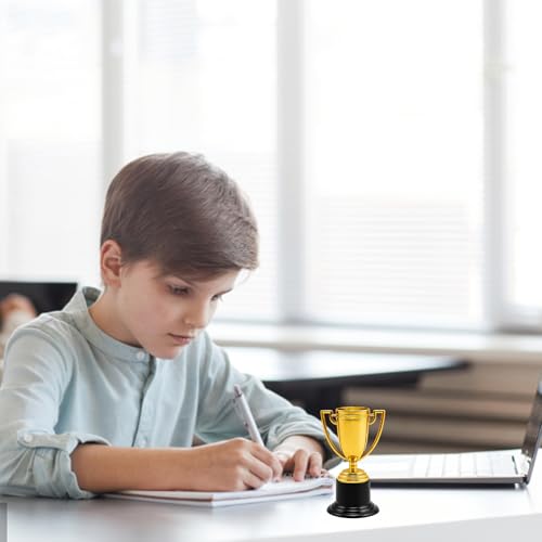 JcvPot Pokal Kinder, 12 Stück Mini Pokale Für Kinder, Trophäe Für Kindergeburtstag, Schule Wettbewerbe Und Sportveranstaltungen, Aus Langlebigem Kunststoff