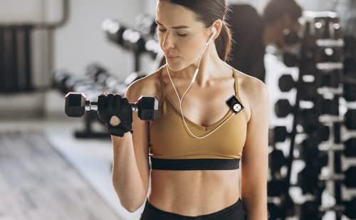 Woman exercising with the FOREVER Setty MP3 Player clipped to her top