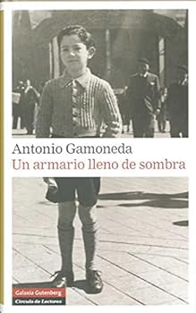 Hardcover Un armario lleno de sombra (Narrativa) (Spanish Edition) [Spanish] Book