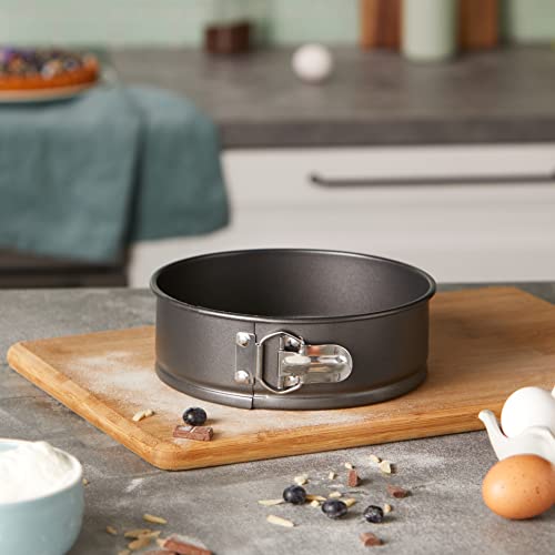 MasterClass 20 cm Springform Cake Tin con PTFE, PFOA e BPA Free Non Stick, Robusto 1 millimetri di spessore in acciaio al carbonio e base sciolta, 8 pollici teglia rotonda, Grigio - immagine 3