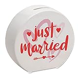 sparschwein hochzeit xxl Das schöne Design mit den rosa Herzen im Hintergrund zusammen mit dem Aufdruck just married macht die Sparbüchse sowohl für Männer als auch Frauen interessant und besonders romantisch. Sie ist das perfekte Hochzeitsgeschenk für frisch gebackene Ehepaare.