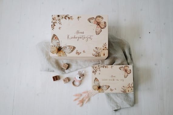 Woodlandkids Erinnerungskiste Birkenholz Schmetterling, personalisiert
