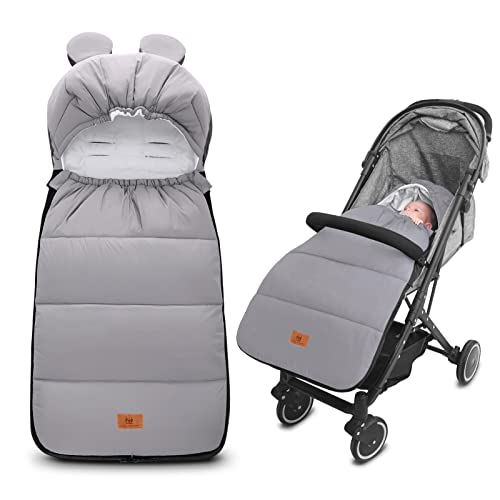 MANTIENE IL TUO BAMBINO CALDO: Il tuo bambino si rannicchia nel nostro comodo sacco invernale e si sente sempre al caldo. Il sacco per passeggino bambini è l'ideale per le tue passeggiate con i più piccoli in autunno e in inverno. Il morbido e grazioso cappuccio dell'orso mantiene la testa del tuo bambino molto calda. Il design universale è adatto a ragazzi e ragazze