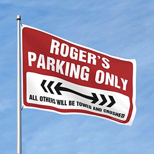 Drapeaux de fille Roger's Parking pour habiller un grand mur vide de bar