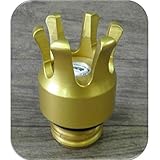 Fabricado en aluminio anodizado dorado.
