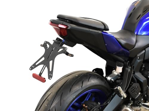 Luce targa inclusa nel kit (con attacchi universali)
