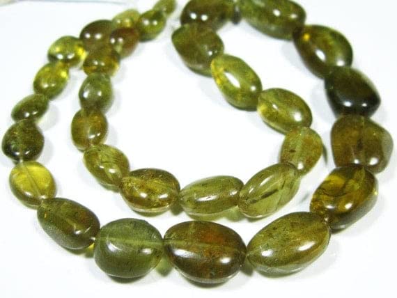 Grenat vert naturel veritable resout le manque de volume de vos colliers artisanaux