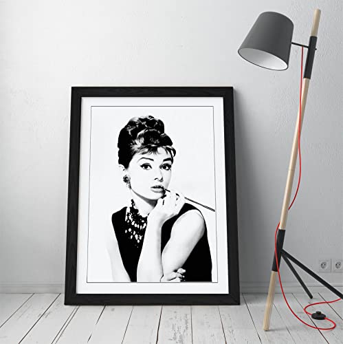 Image of Vintage Audrey Hepburn Photo - Framed Wall Art Picture Print - A3 - Black Frame